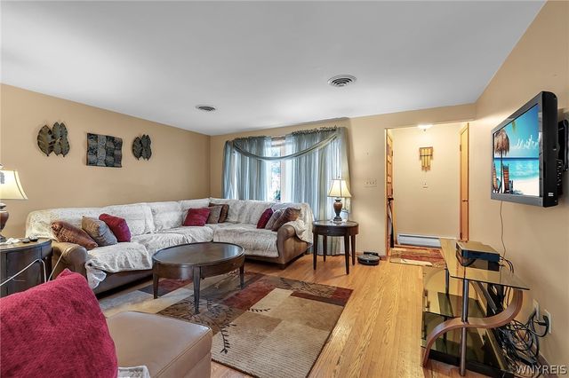 145 Cresthaven Drive, Amherst, NY 14225