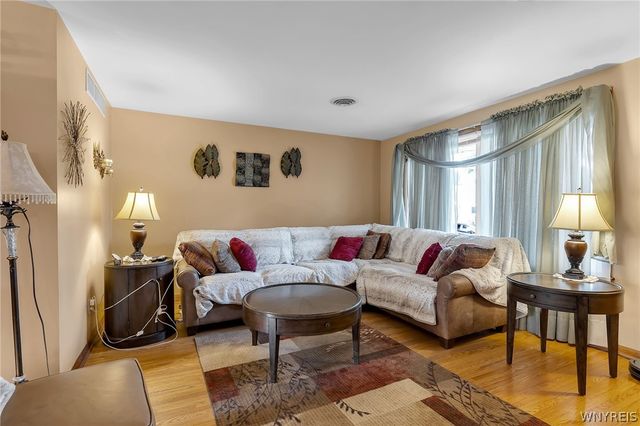 145 Cresthaven Drive, Amherst, NY 14225