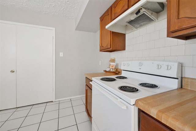 9111 Benthos Drive, Houston, TX 77083