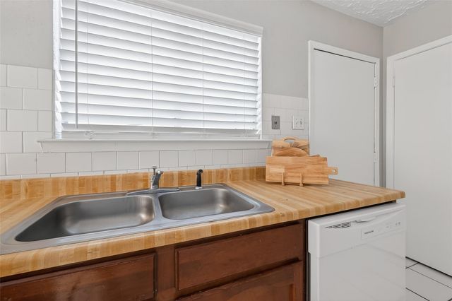 9111 Benthos Drive, Houston, TX 77083