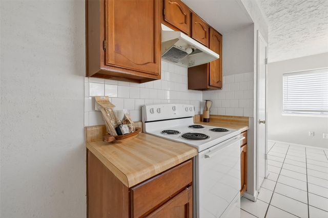 9111 Benthos Drive, Houston, TX 77083