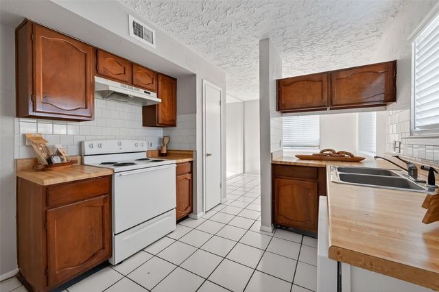 9111 Benthos Drive, Houston, TX 77083