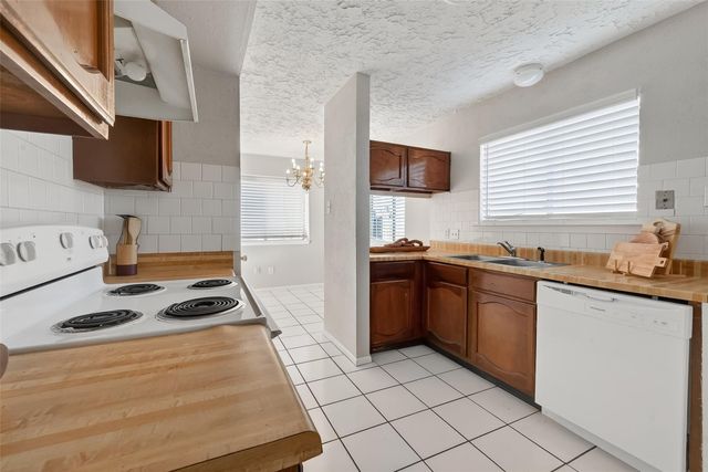 9111 Benthos Drive, Houston, TX 77083