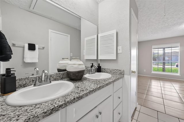 9111 Benthos Drive, Houston, TX 77083