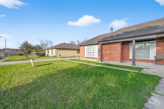 9111 Benthos Drive, Houston, TX 77083