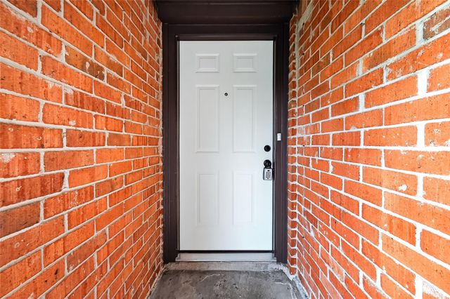 9111 Benthos Drive, Houston, TX 77083