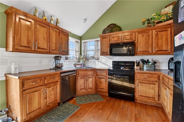 714 S Sunset Lane, Raymore, MO 64083