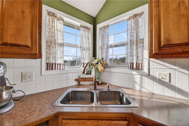 714 S Sunset Lane, Raymore, MO 64083