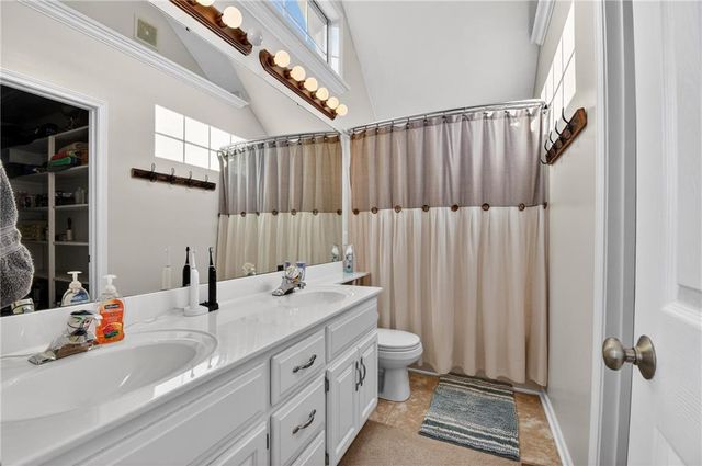 714 S Sunset Lane, Raymore, MO 64083