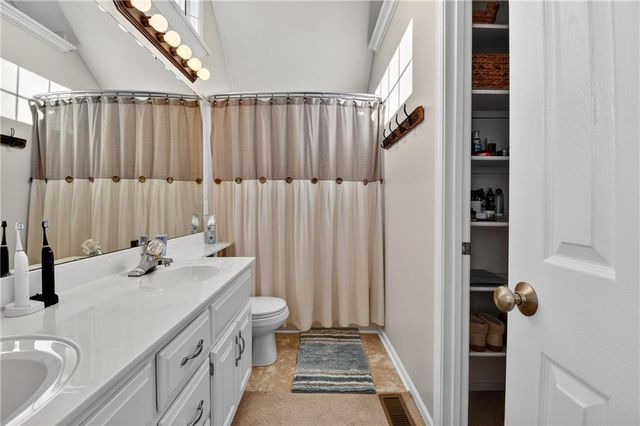 714 S Sunset Lane, Raymore, MO 64083