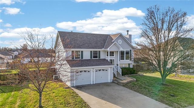 714 S Sunset Lane, Raymore, MO 64083