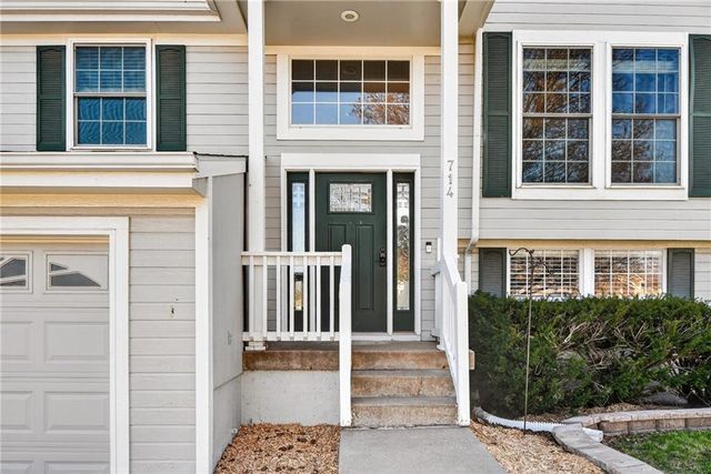 714 S Sunset Lane, Raymore, MO 64083