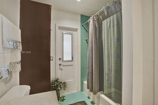 5306 Roosevelt Street, Hollywood, FL 33021