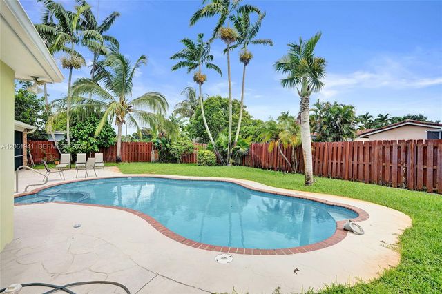 5306 Roosevelt Street, Hollywood, FL 33021