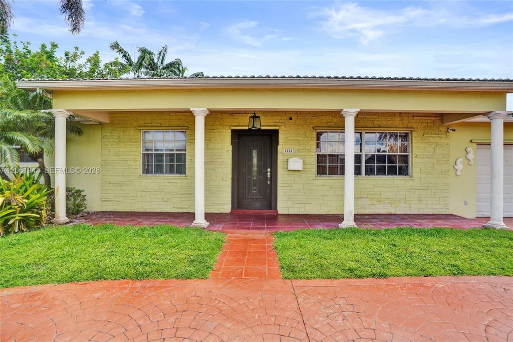 5306 Roosevelt Street, Hollywood, FL 33021