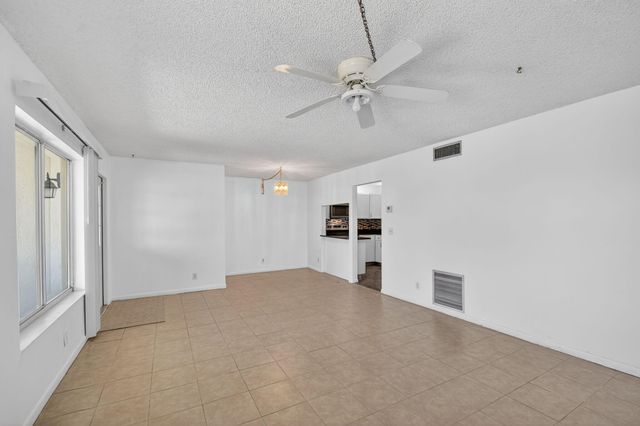 4723 Sable Pine Circle N D2, West Palm Beach, FL 33417