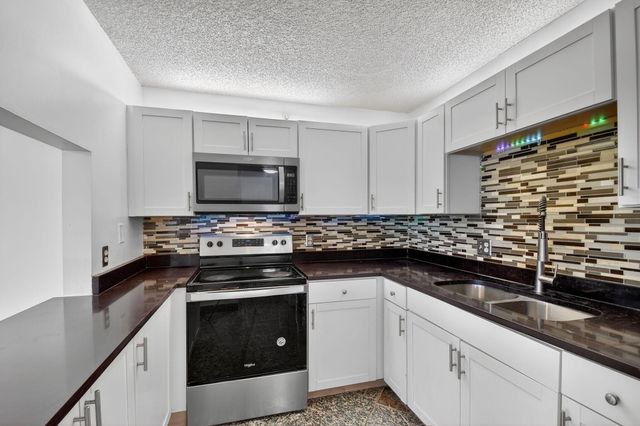 4723 Sable Pine Circle N D2, West Palm Beach, FL 33417