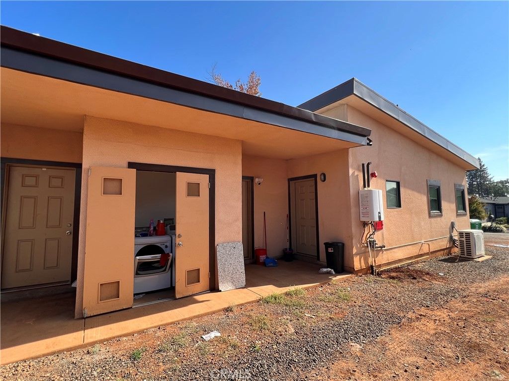 Image 2 of property listing at 1563 Sawpeck Way, Paradise, CA 95969
