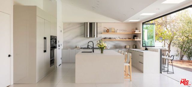 3380 Scadlock Lane, Sherman Oaks, CA 91403