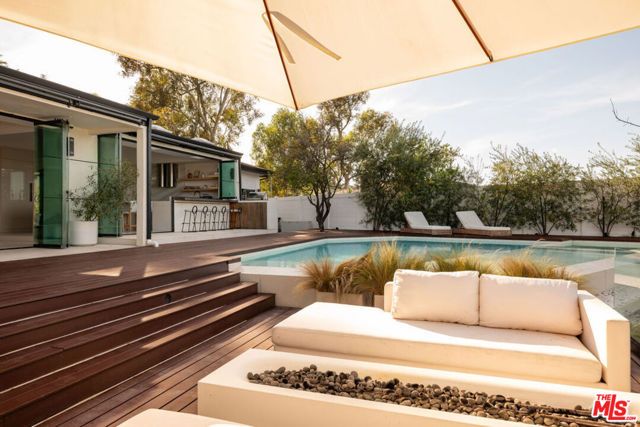 3380 Scadlock Lane, Sherman Oaks, CA 91403