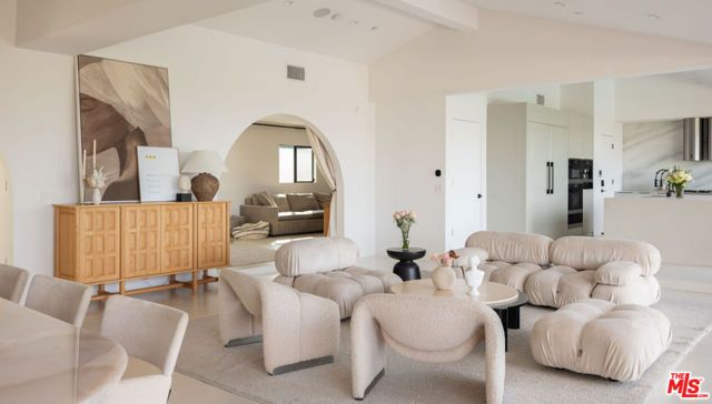 3380 Scadlock Lane, Sherman Oaks, CA 91403