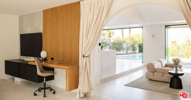 3380 Scadlock Lane, Sherman Oaks, CA 91403