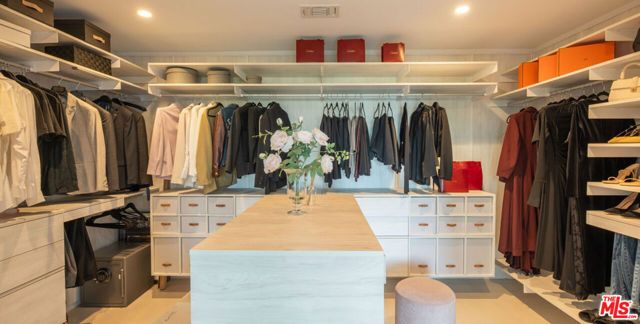 3380 Scadlock Lane, Sherman Oaks, CA 91403