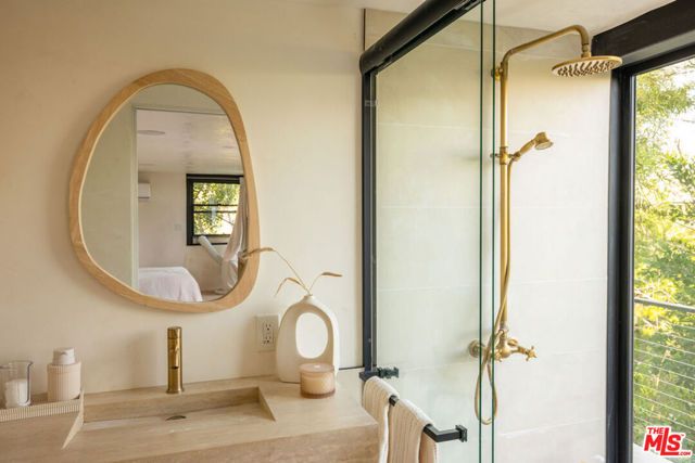 3380 Scadlock Lane, Sherman Oaks, CA 91403