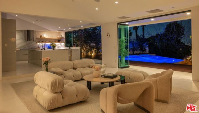 3380 Scadlock Lane, Sherman Oaks, CA 91403