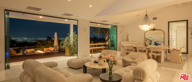 3380 Scadlock Lane, Sherman Oaks, CA 91403