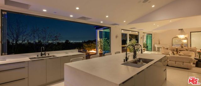 3380 Scadlock Lane, Sherman Oaks, CA 91403