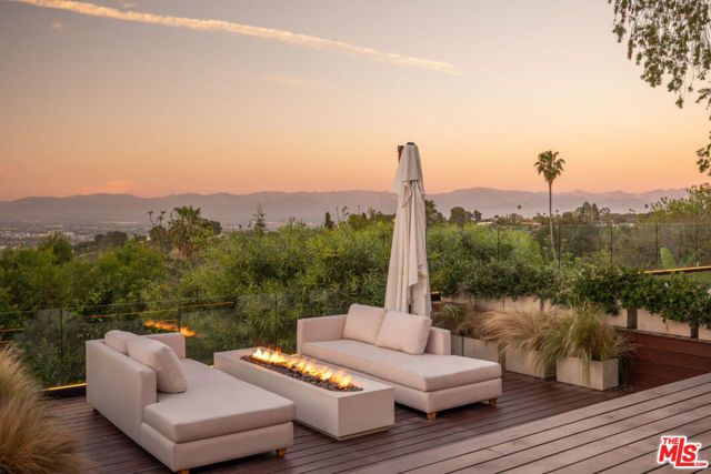 3380 Scadlock Lane, Sherman Oaks, CA 91403