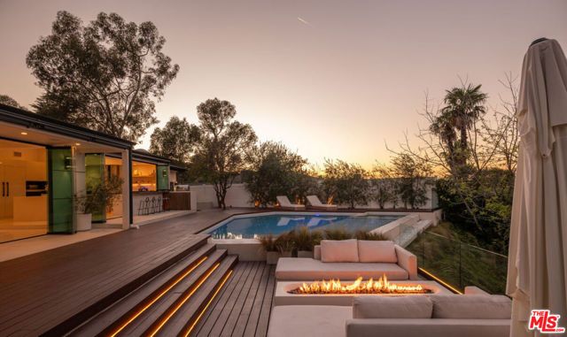 3380 Scadlock Lane, Sherman Oaks, CA 91403