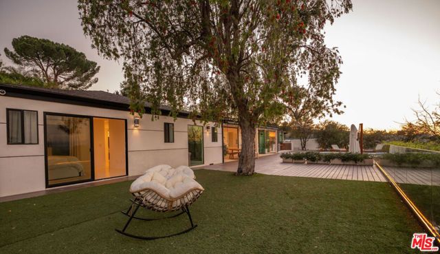 3380 Scadlock Lane, Sherman Oaks, CA 91403