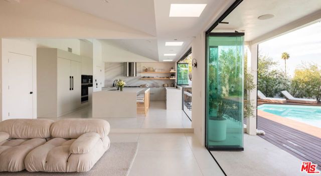 3380 Scadlock Lane, Sherman Oaks, CA 91403