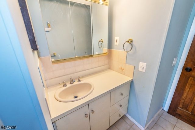 17 Cole Rd, Fairfield Twp., NJ 07004