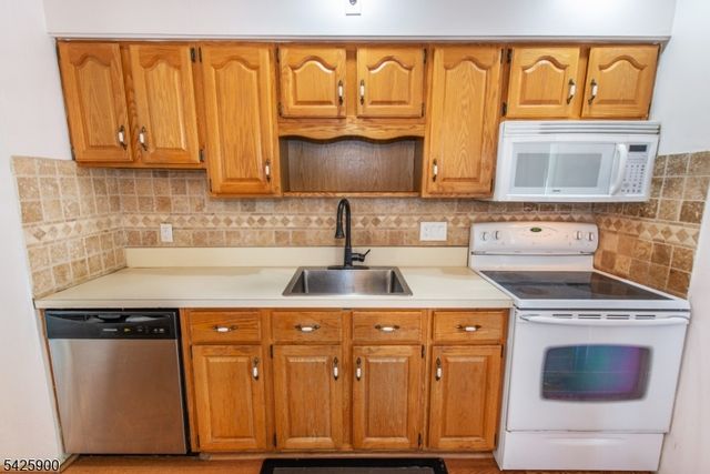 17 Cole Rd, Fairfield Twp., NJ 07004