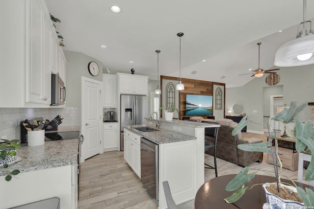 1720 ROCKY RIDGE LOOP, Canyon Lake, TX 78133