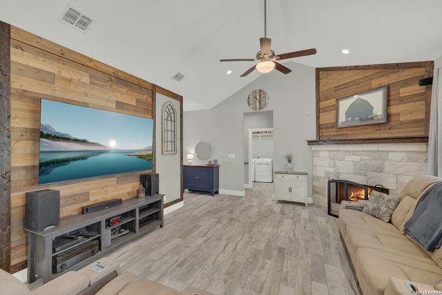 1720 ROCKY RIDGE LOOP, Canyon Lake, TX 78133