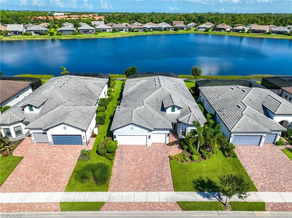 6851 Winding Cypress DR, NAPLES, FL 34114 — photo 3