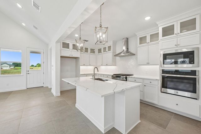220 Dunovant Drive, Sealy, TX 77474