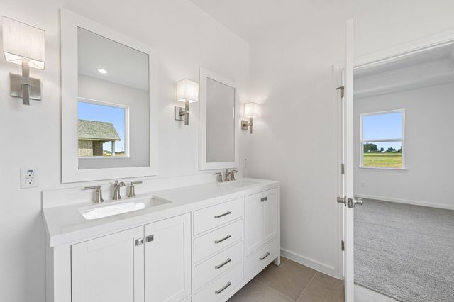 220 Dunovant Drive, Sealy, TX 77474