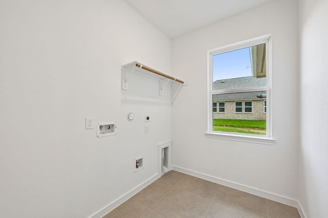 220 Dunovant Drive, Sealy, TX 77474