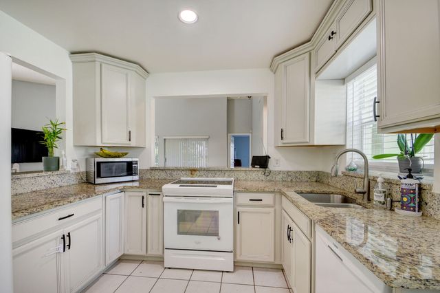 2519 Country Golf Drive, Wellington, FL 33414