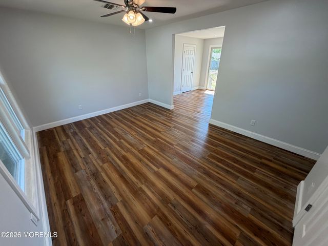 43 Lighthouse Drive, Manahawkin, NJ 08050