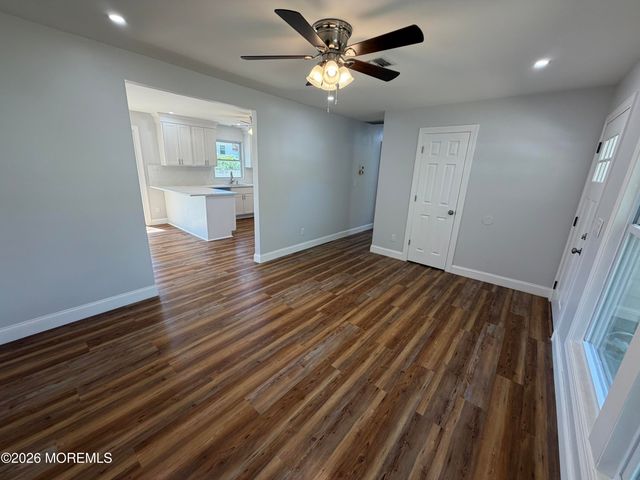43 Lighthouse Drive, Manahawkin, NJ 08050
