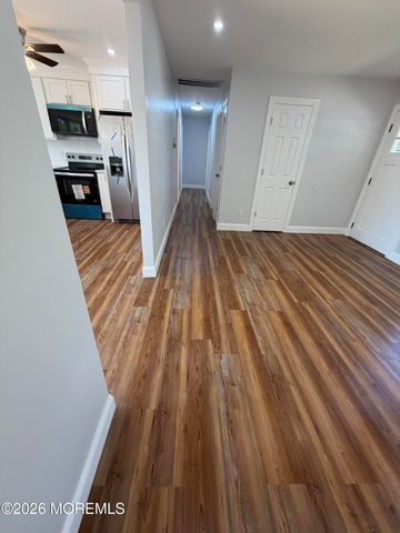 43 Lighthouse Drive, Manahawkin, NJ 08050