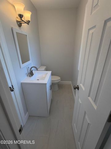 43 Lighthouse Drive, Manahawkin, NJ 08050
