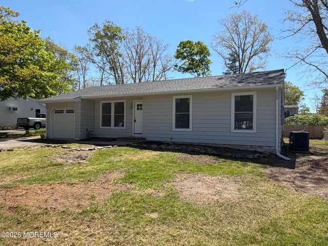 43 Lighthouse Drive, Manahawkin, NJ 08050