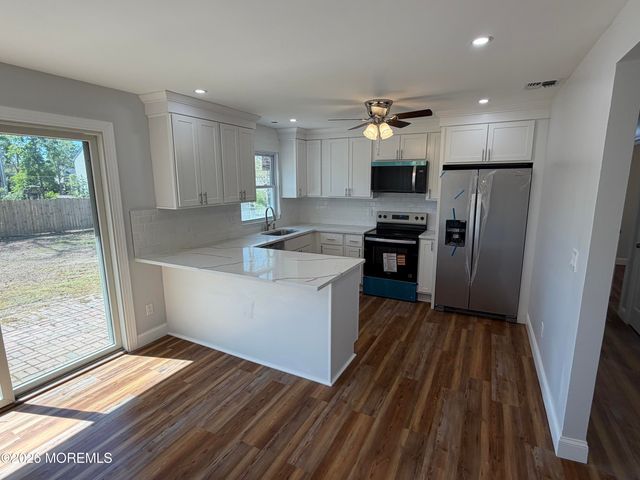 43 Lighthouse Drive, Manahawkin, NJ 08050